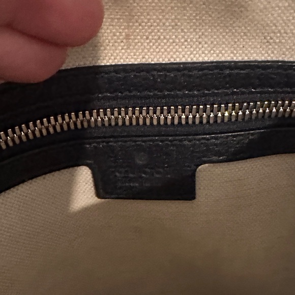 Authentic Gucci Beige and Black Messenger Bag with Red Stripe - Picture 3 of 9